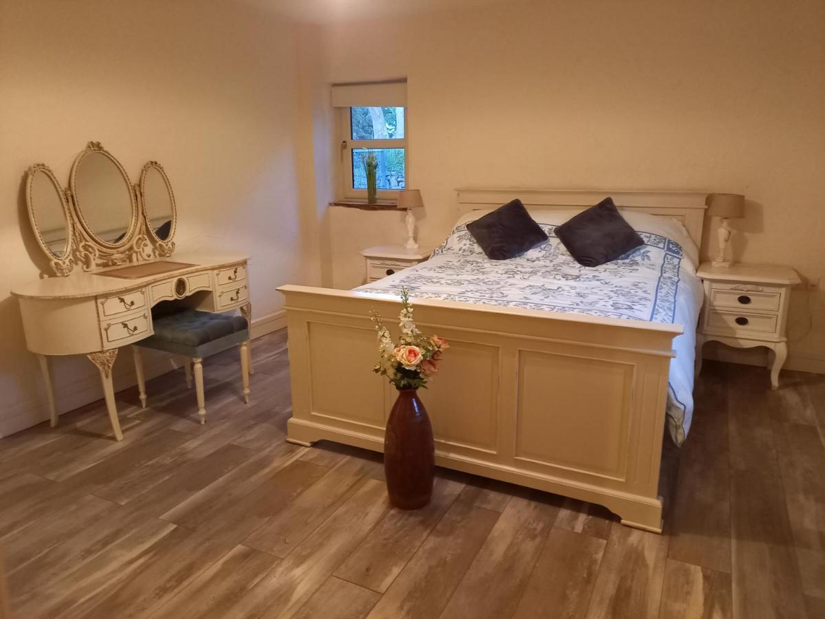 Mary'S Bespoke Cottage Killarney Bagian luar foto